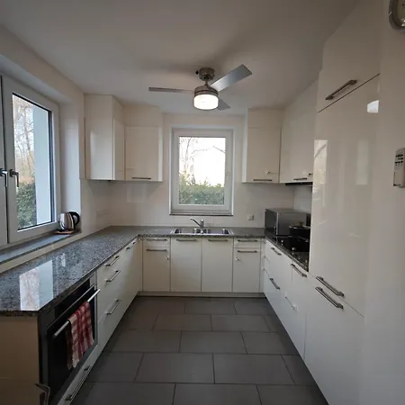 Traumhafte Mit Drei Schlafzimmer Dom wakacyjny Wiesbaden