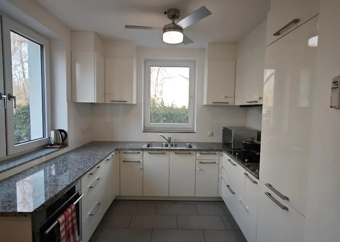 Traumhafte Mit Drei Schlafzimmer Dom wakacyjny Wiesbaden